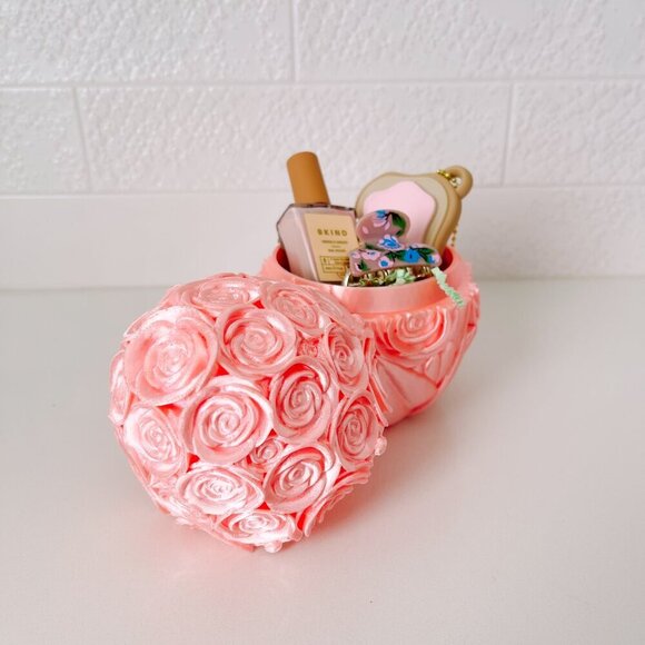 Large Rose-Covered Easter Eggs โ Handcrafted Party Favors, Spring Decor, Wedding - Picture 8 of 11